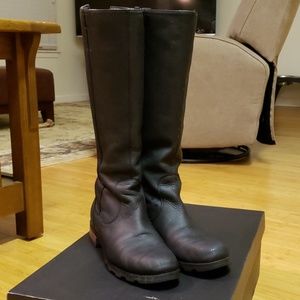Sorel boots size 9